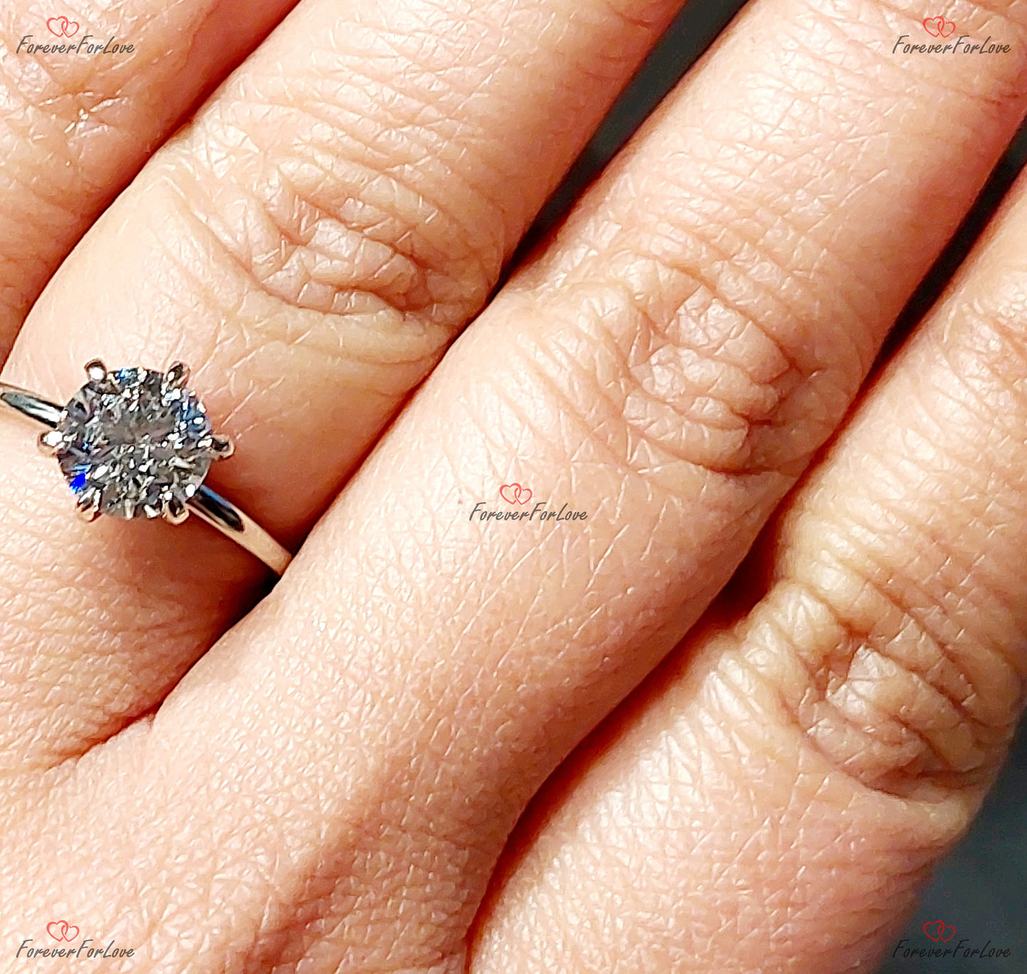 1,5 Karat IGI zertifizierter runder Labor-Diamant-Verlobungsring Round cut Moissanite engagement ring in 935er Argentium Silber — custom handcrafted by Forever For Love
