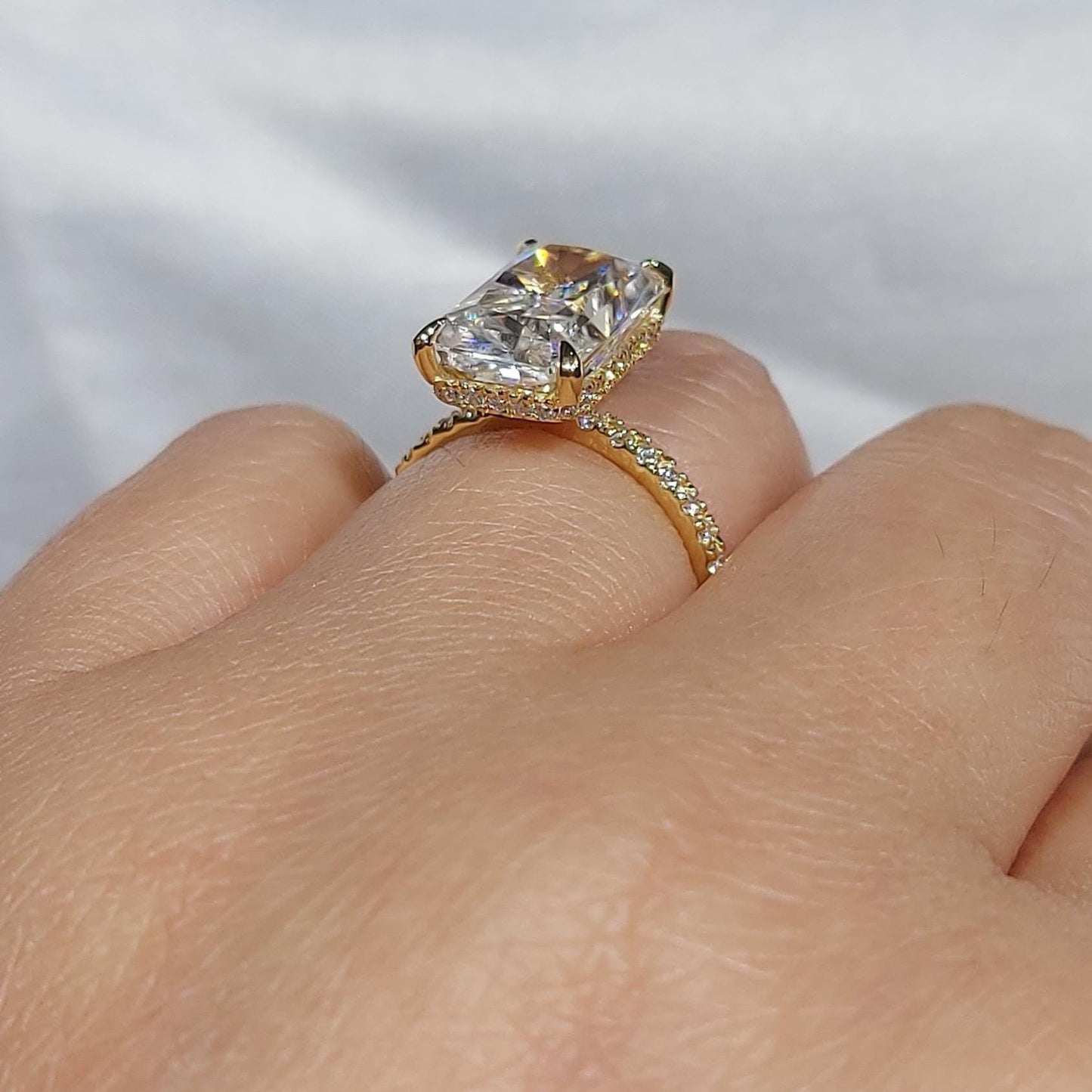 Bague Éternité Moissanite Radiant de 5 carats Radiant cut 1Ct Moissanite taille brillant engagement ring in Gold or Platinum — custom handcrafted by Forever For Love