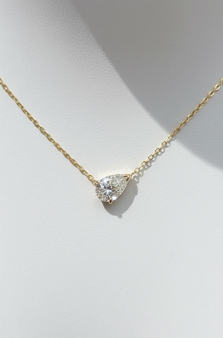 1 Karat Birnendiamant-Halskette, 14 Karat Gelbgold, zarte minimalistische Birnen-Anhänger, Labordiamant-Damen-Halskette, besonderes Geschenk für sie. Moissanite engagement ring in Gold or Platinum — custom handcrafted by Forever For Love