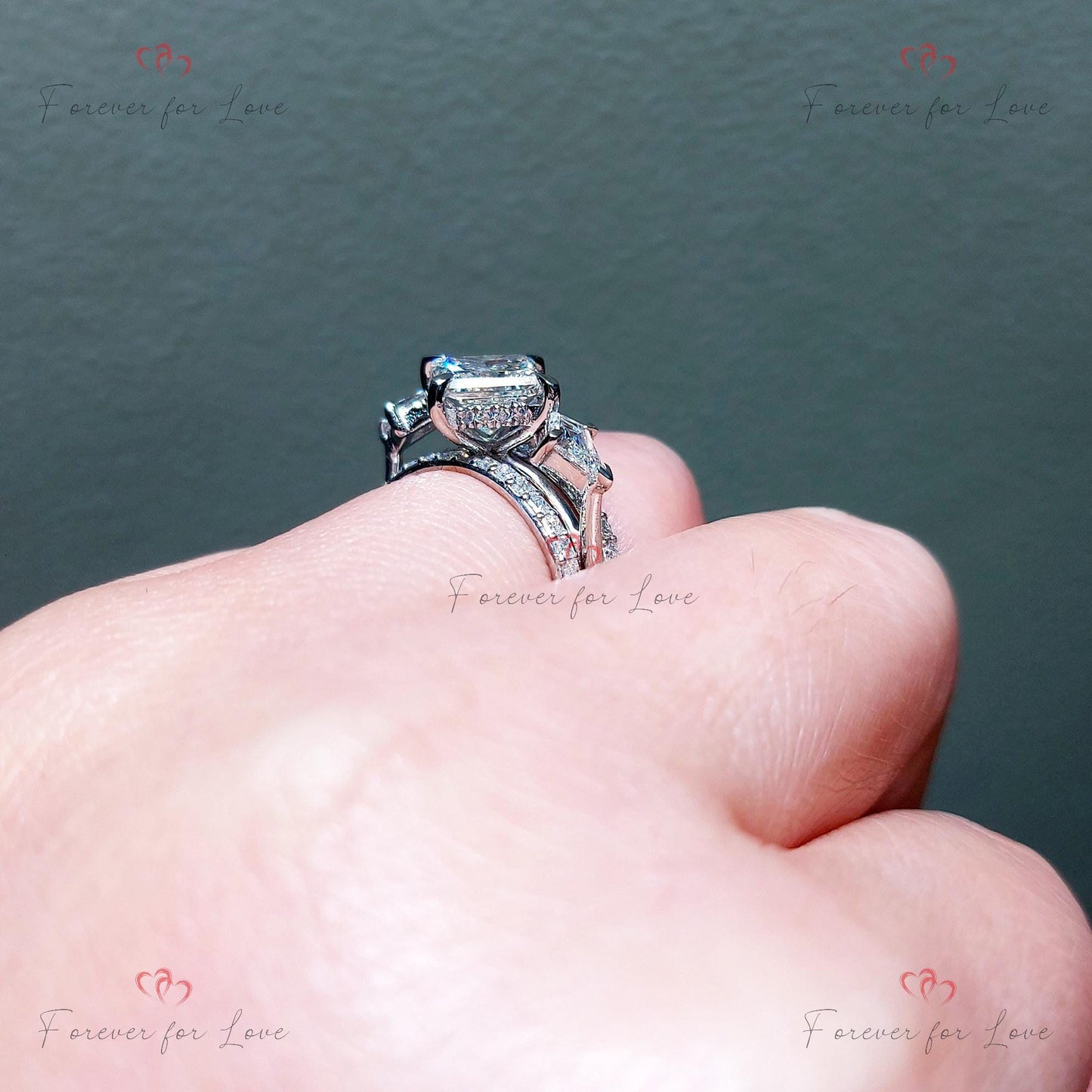 Bague de Fiançailles IGI Certifiée Trois Pierres Diamant de Laboratoire Princesse Princess cut Moissanite taille brillant engagement ring in Gold or Platinum — custom handcrafted by Forever For Love