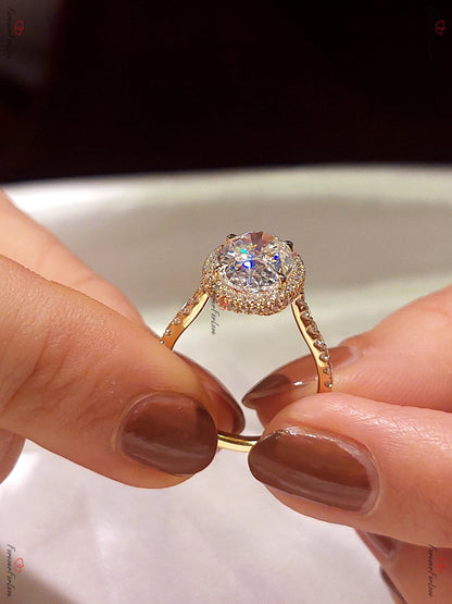 4 Ct Oval Diamond, Moissanite Halo Engagement Ring