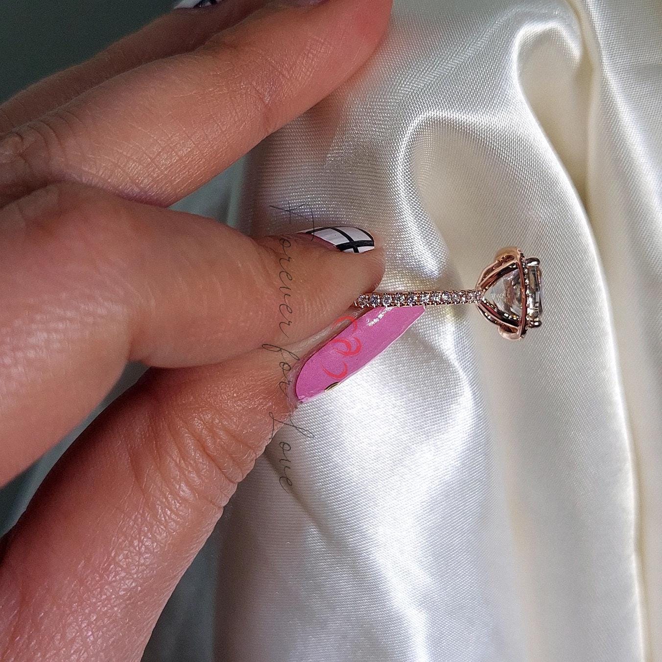 Bague de Fiançailles Halo Diamant Taille Coussin Cushion cut 1Ct Moissanite taille brillant engagement ring in Gold or Platinum — custom handcrafted by Forever For Love