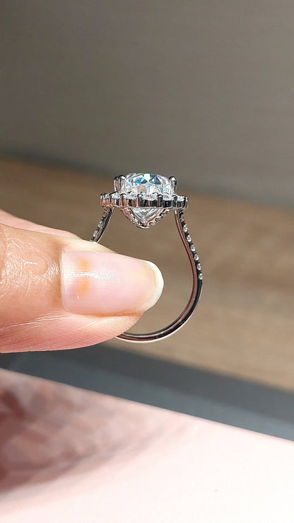 7 Ct Oval Diamond, Moissanite Halo Engagement Ring