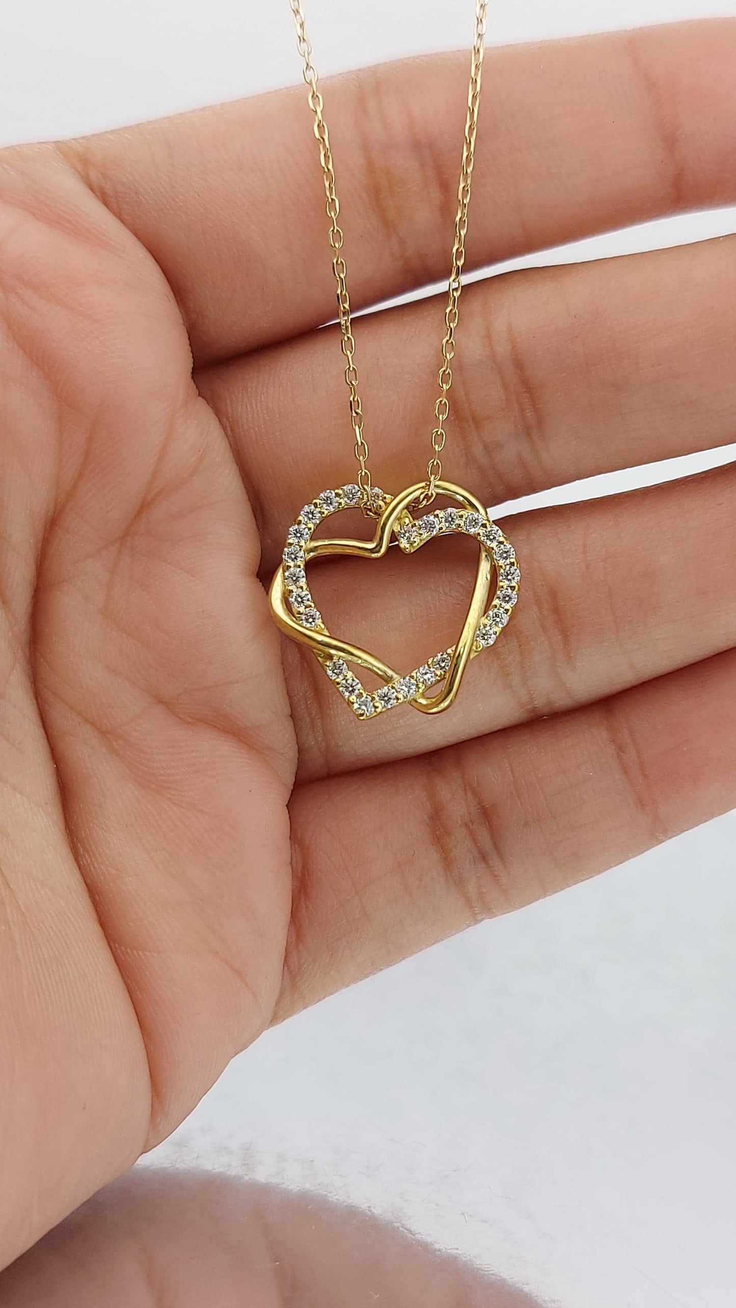 Collier double cœur en diamant, or jaune 14 carats, pendentif cœur délicat et minimaliste, véritable collier diamant pour femme, cadeau pour elle. Moissanite engagement ring in Gold or Platinum — custom handcrafted by Forever For Love