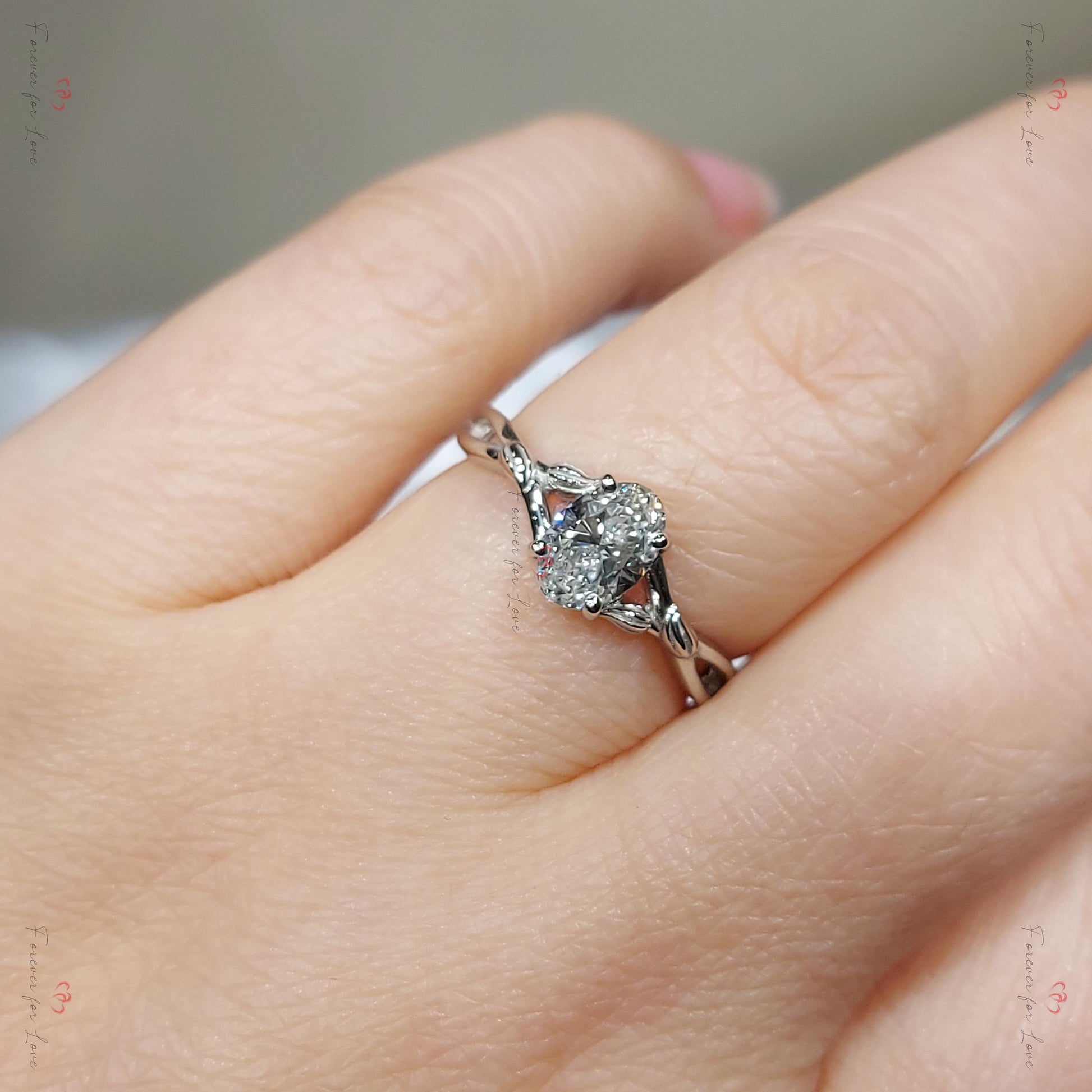 1 Ct IGI Certified Oval Diamond Engagement Ring