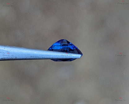 Cornflower Blue Sapphire 4.07 Carats, Natural Ceylon Oval shaped Loose Gemstone, 10.45 x 8.3 x 6mm, Custom Jewelry Gift for Her