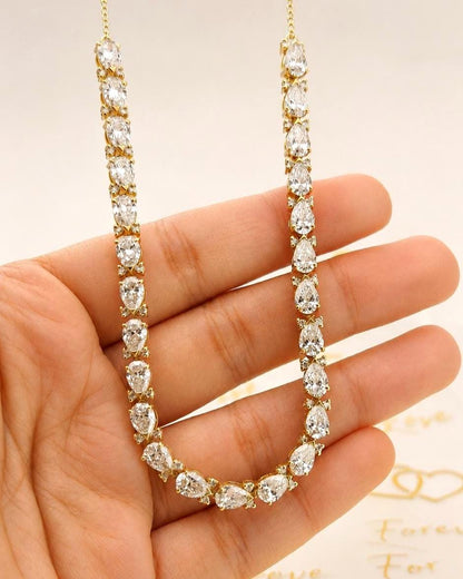 Halskette mit birnenförmigem und rundem Labordiamant, 18 Zoll, 8,7 Karat Diamanthalskette, 14K Gold Labordiamantkette, Wunderschöne weiße Diamanten