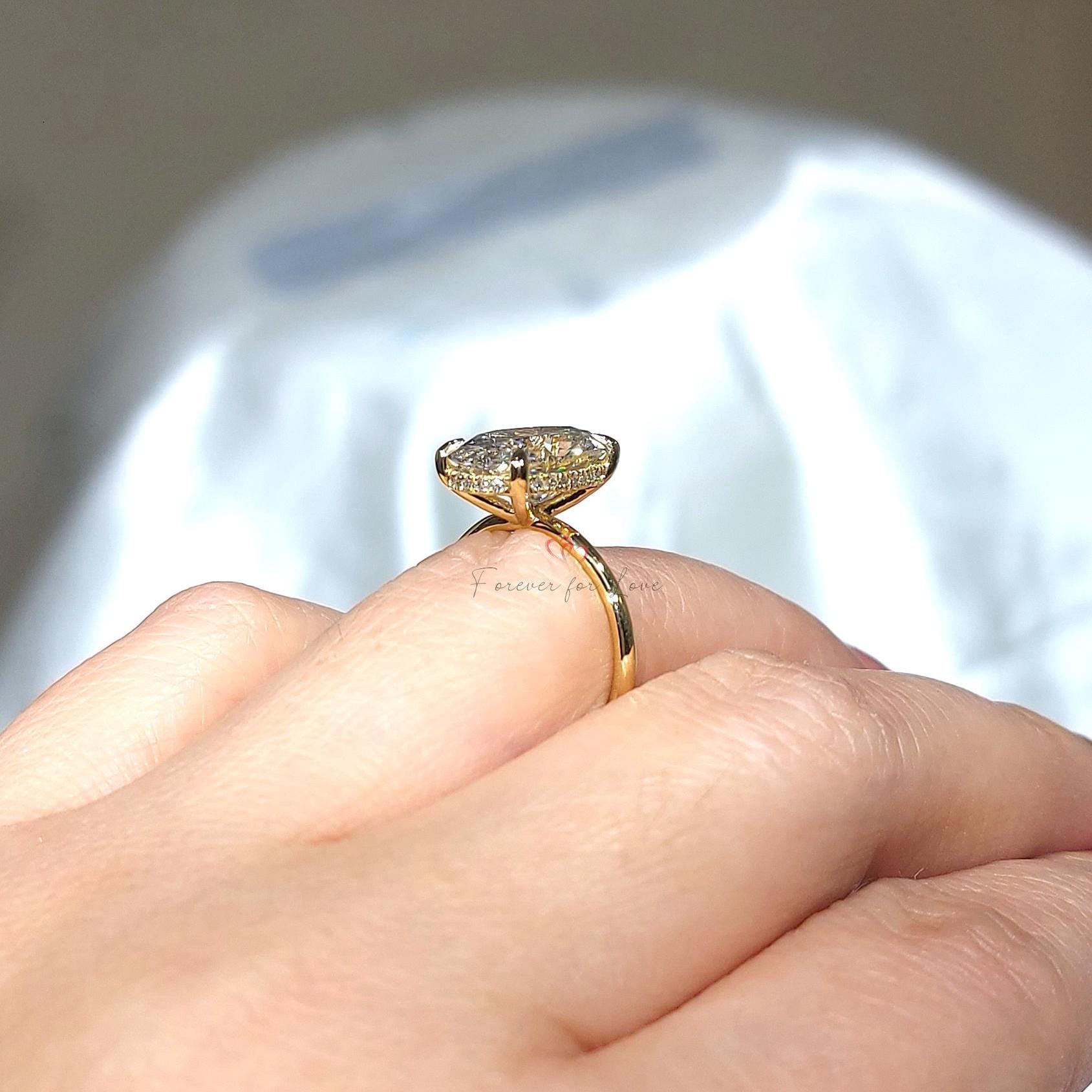 4 Ct IGI Certified Oval Diamond Engagement Ring
