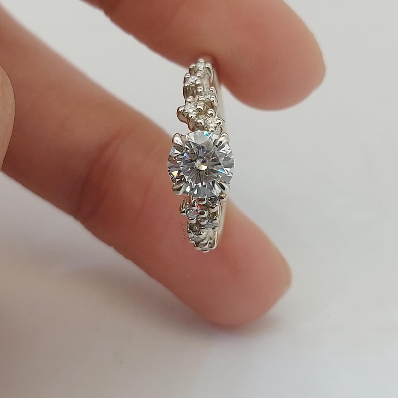 1 Ct IGI Certified Round Lab Diamond Solitaire Engagement Ring