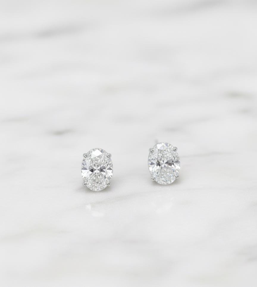 2 Karat Ovalschliff Laborgezüchtete Diamantohrringe: 14K Weißgold Moissanite engagement ring in Gold or Platinum — custom handcrafted by Forever For Love