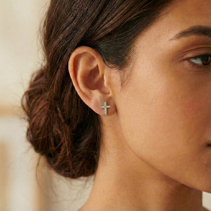 Boucles d'oreilles clous croix en diamant, or massif 10K 14K 18K, boucles d'oreilles religieuses pour elle, cadeau clous diamant, boucles d'oreilles clous croix minimalistes en diamant