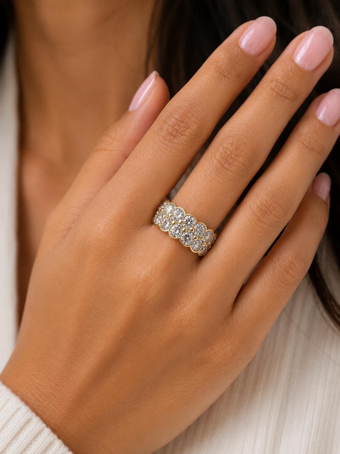 Runder Labordiamant-Halb-Eternity-Ring Round cut Moissanite engagement ring in 935 Argentium Silber — custom handcrafted by Forever For Love