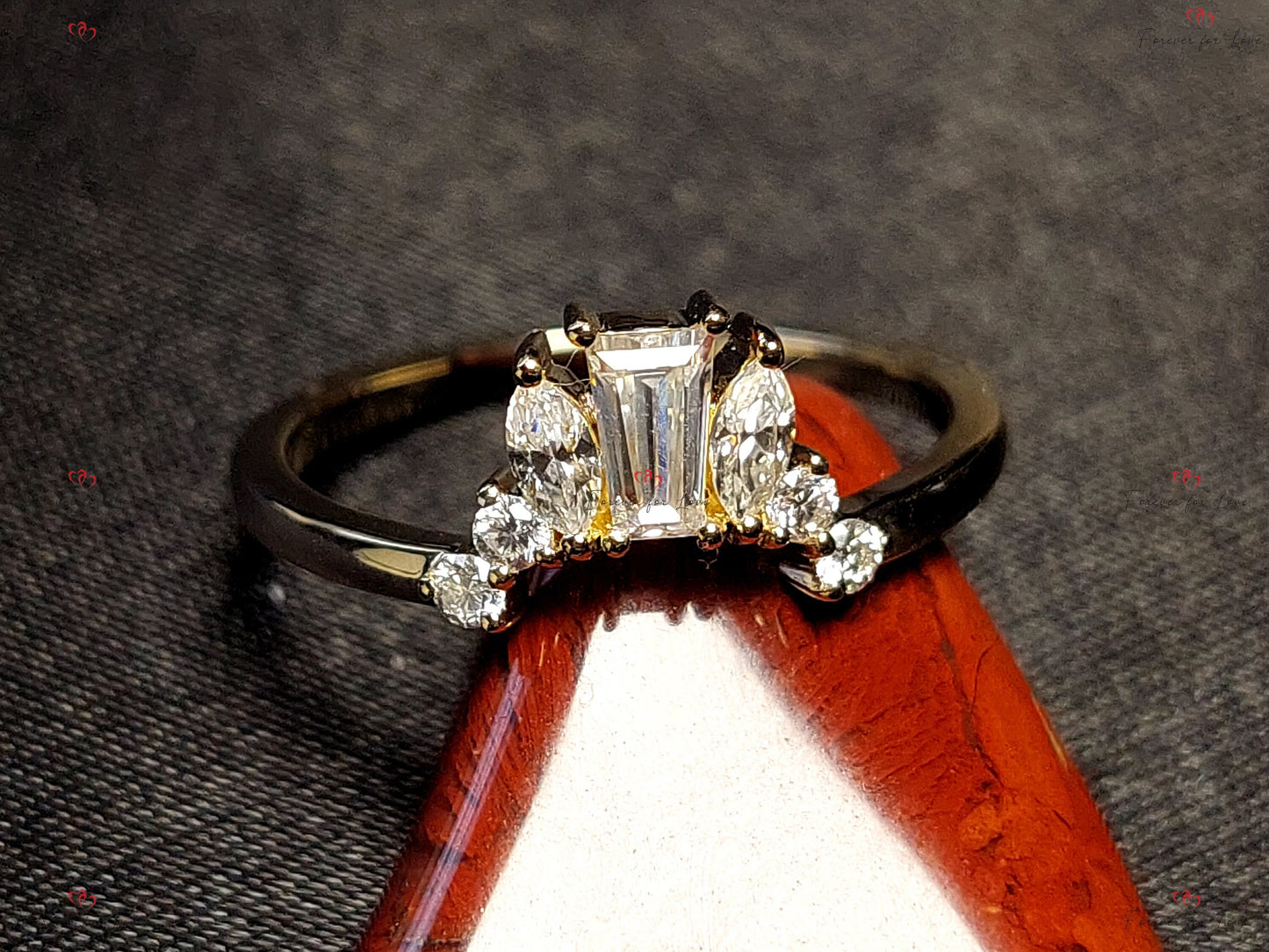 Baguette-Moissanit-Verlobungsring Baguette cut Moissanite engagement ring in 935 Argentium Silber — custom handcrafted by Forever For Love