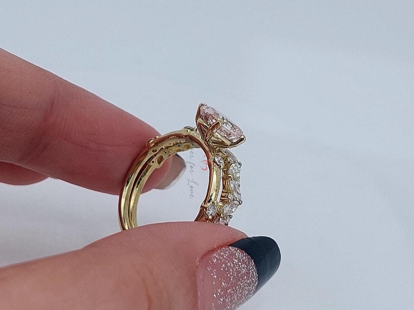 1 Karat ovaler Labor-Diamant-Brautschmuck in Rosa Oval cut Moissanite engagement ring in 935 Argentium Silber — custom handcrafted by Forever For Love