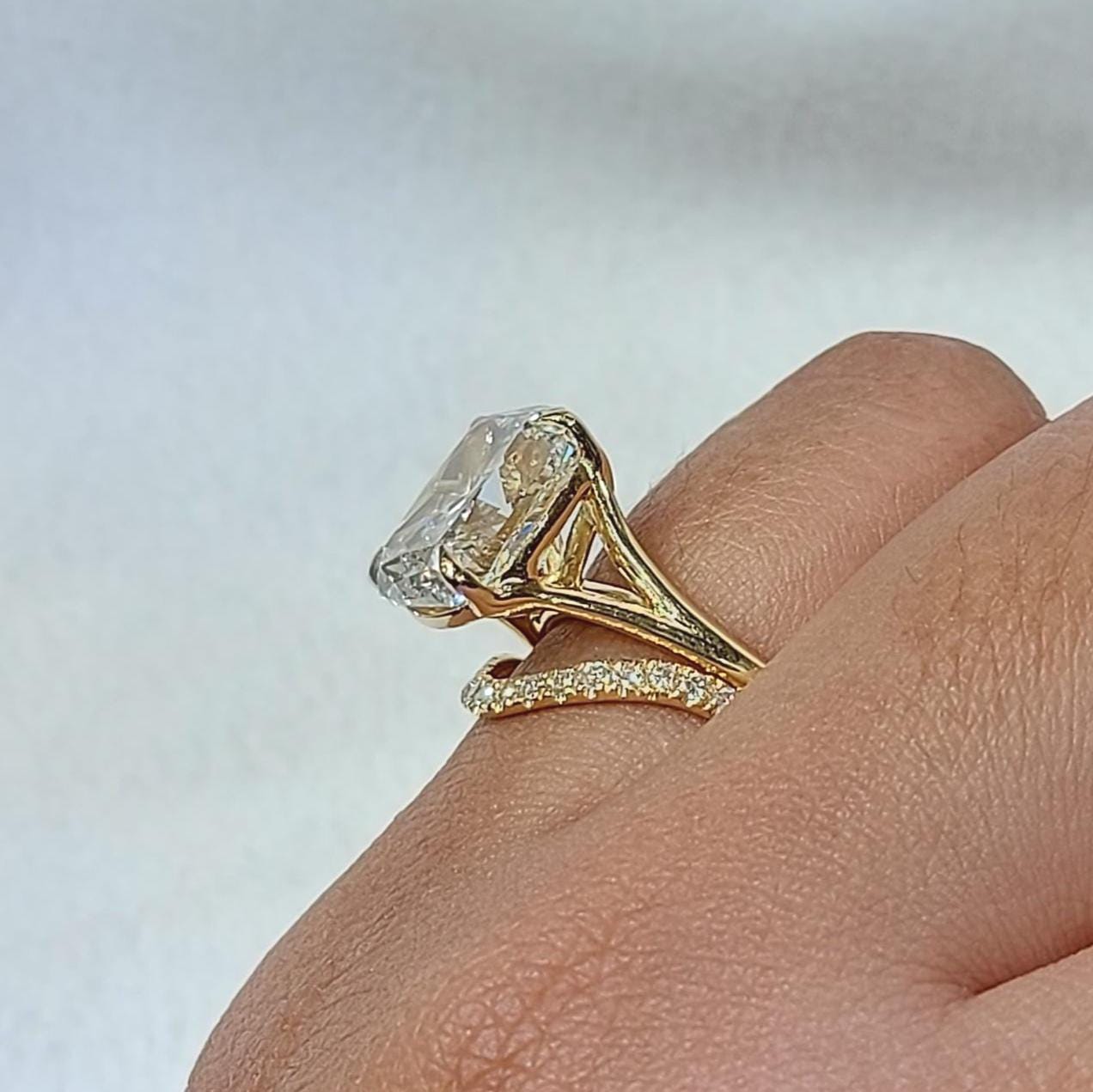 4.5 Ct IGI Certified Cushion Lab Diamond Band