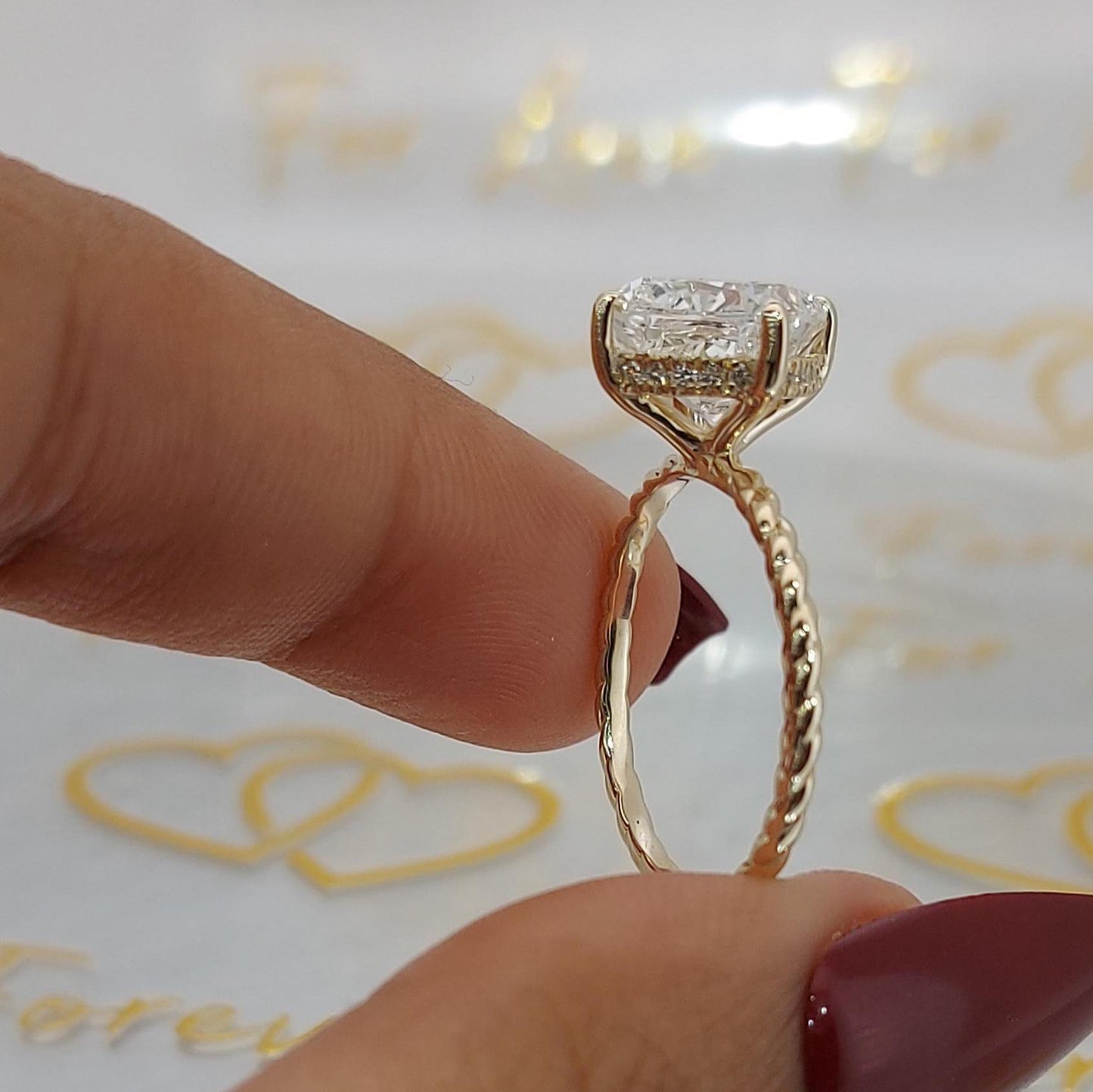 Bague de fiançailles avec diamant de laboratoire coussin certifié IGI de 3 carats Cushion cut 1Ct Moissanite Taille Brillant engagement ring in Gold or Platinum — custom handcrafted by Forever For Love