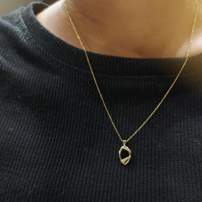 14K Gelbgold, zarter minimalistischer Anhänger, Emaille-Anhänger, Damenkette, besonderes Geschenk für sie.