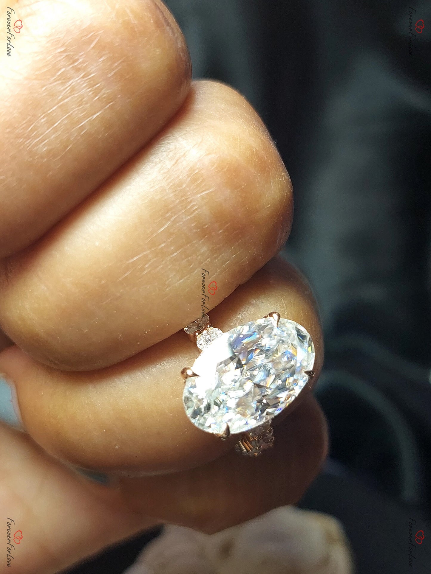 Bague de Fiançailles Ovale 5 Ct Diamant et Moissanite, Halo Caché Oval cut Moissanite taille brillant engagement ring in Gold or Platinum — custom handcrafted by Forever For Love