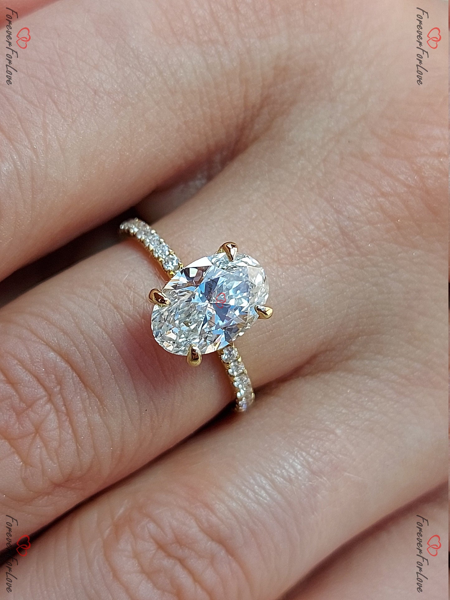 2,5 Karat ovaler Diamant-Verlobungsring Oval cut Moissanite engagement ring in 935er Argentium Silber — custom handcrafted by Forever For Love