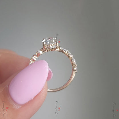 1.5 Ct IGI Certified Oval Diamond Engagement Ring
