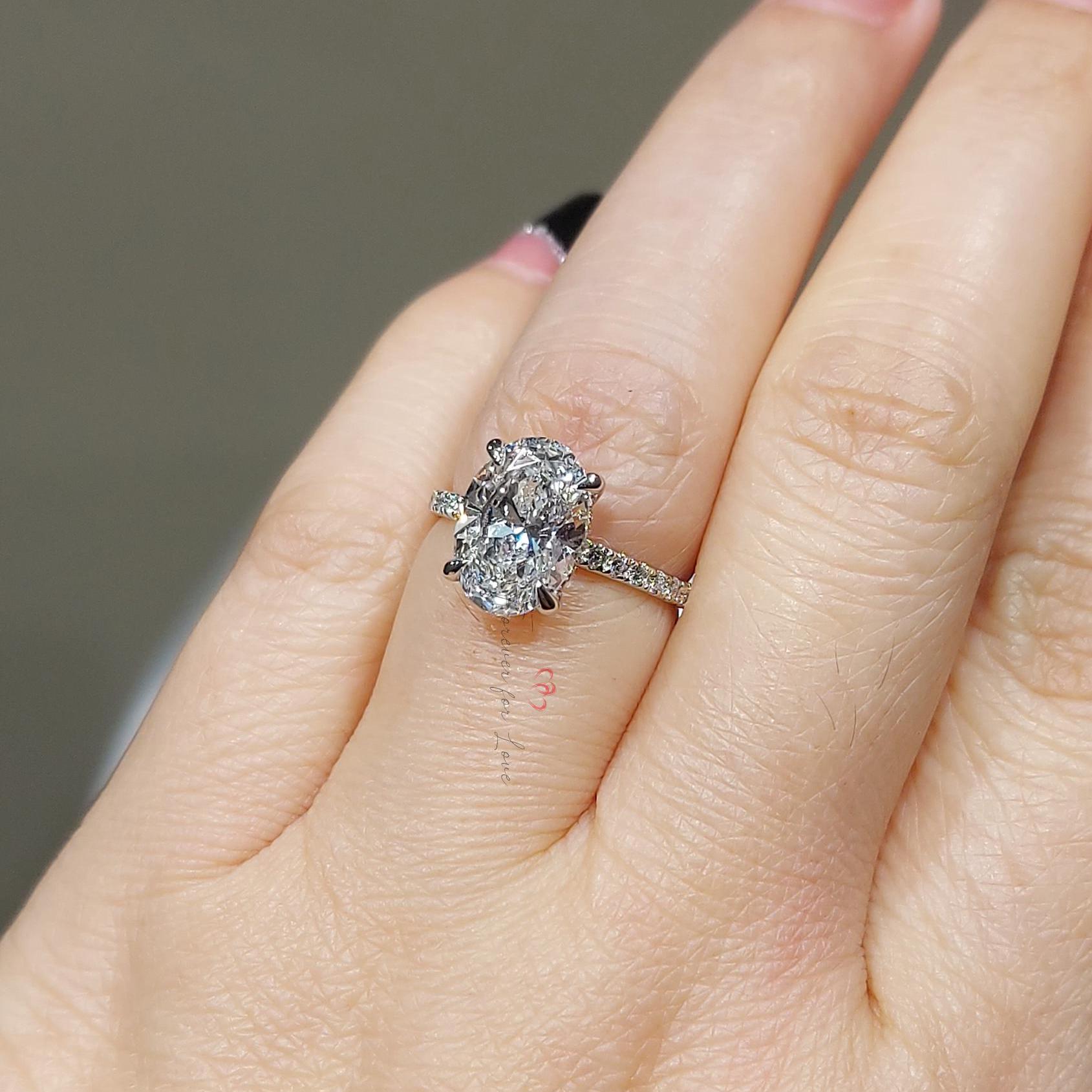 2.5 Ct IGI Certified Oval Lab Diamond Solitaire Engagement Ring