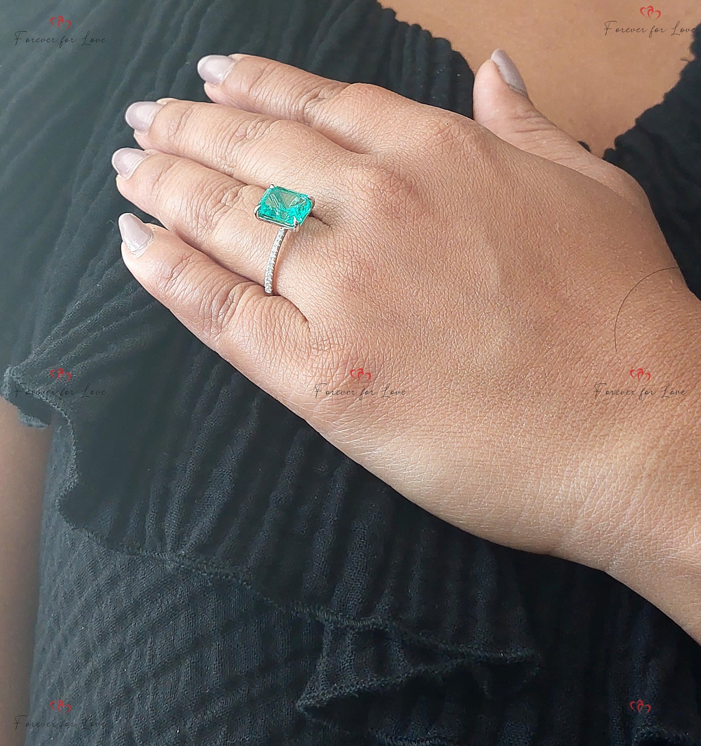 Bague de fiançailles solitaire émeraude de laboratoire taille émeraude 3 carats Emerald cut 1Ct Émeraude Naturelle engagement ring in Gold or Platinum — custom handcrafted by Forever For Love