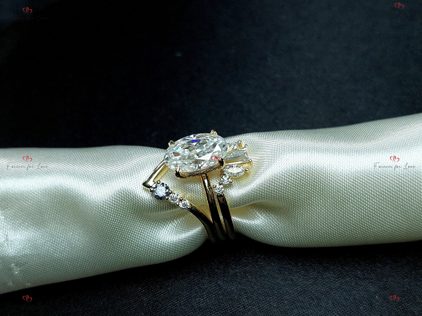 Baguette-Moissanit-Verlobungsring Baguette cut Moissanite engagement ring in 935 Argentium Silber — custom handcrafted by Forever For Love