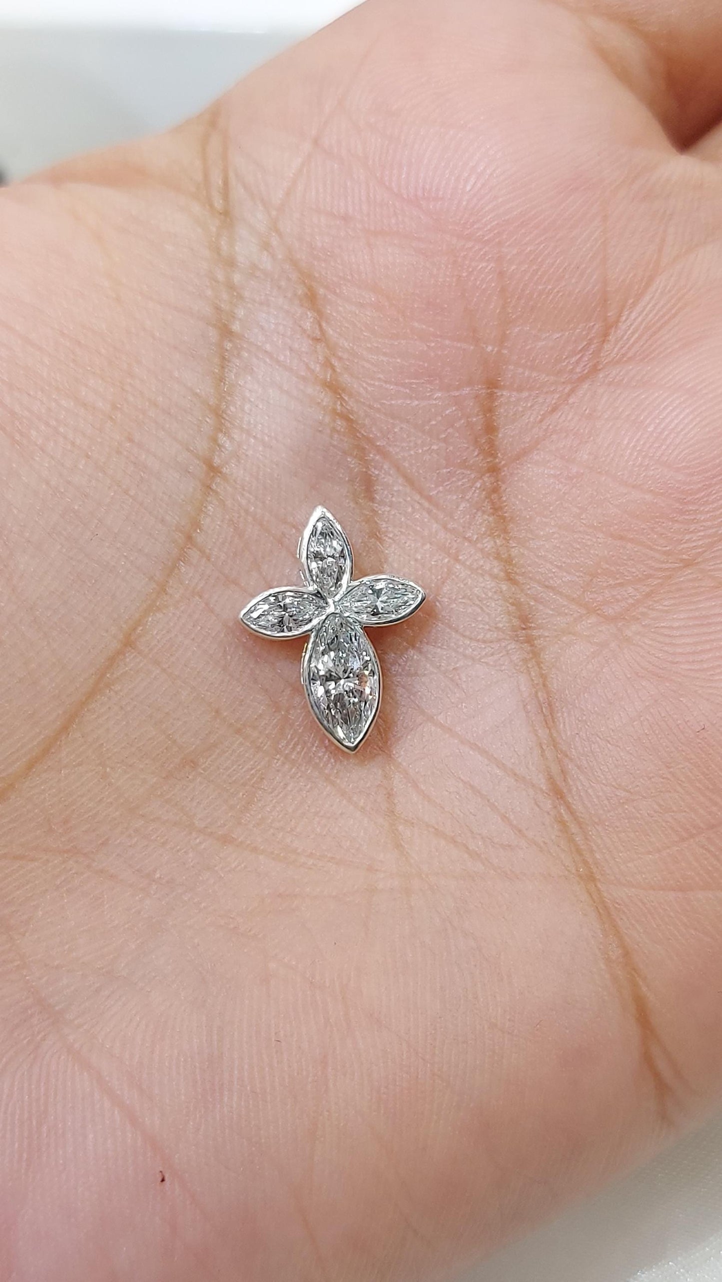 Halskette mit Kreuzanhänger aus 14k Marquise Diamanten für Damen, Kreuzanhänger aus Labor-Diamanten, religiöser Schmuck, christlicher Glaube Anhänger, Kreuzgeschenk für Frauen Moissanite engagement ring in Gold or Platinum — custom handcrafted by Forever For Love