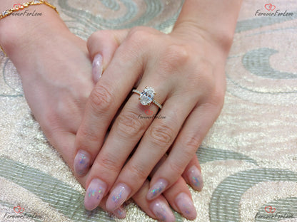 2.5 Ct Oval Diamond Engagement Ring