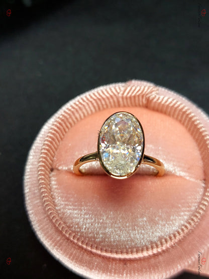4 Ct Oval Diamond, Moissanite Solitaire Engagement Ring