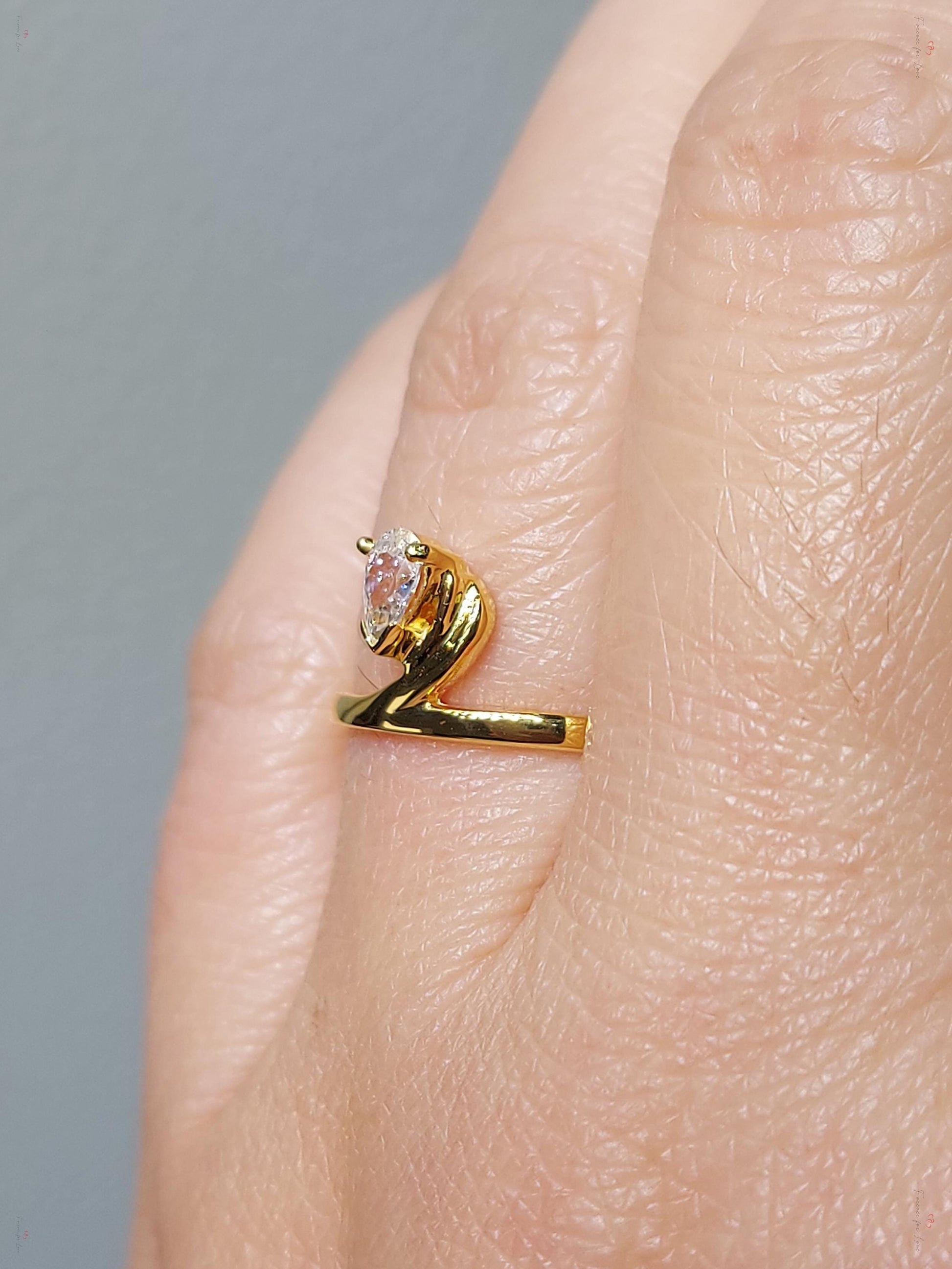 1.5 Ct IGI Certified Pear Lab Diamond Engagement Ring
