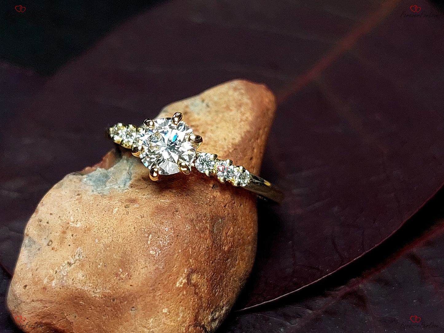 Verlobungsring mit rundem Labor-Diamanten Round cut Moissanite engagement ring in Gold or Platinum — custom handcrafted by Forever For Love