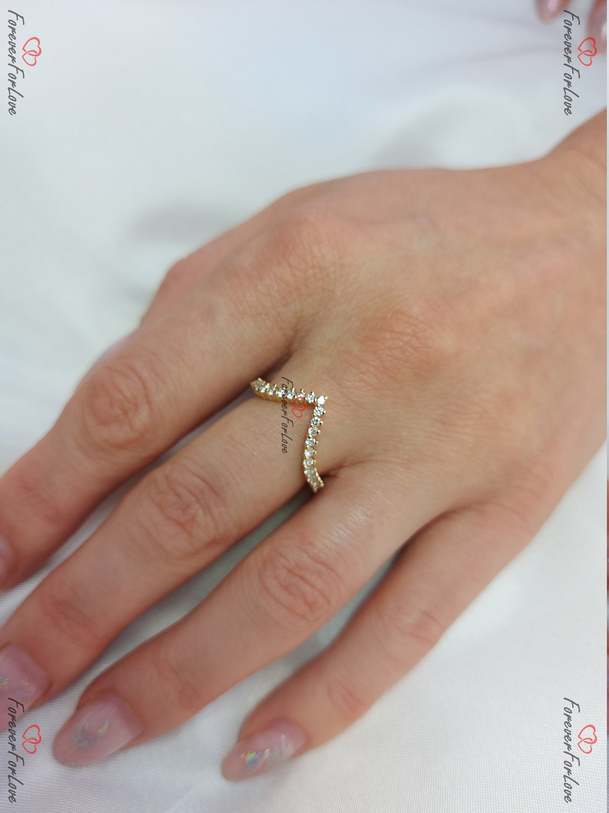 Round Diamond Engagement Ring