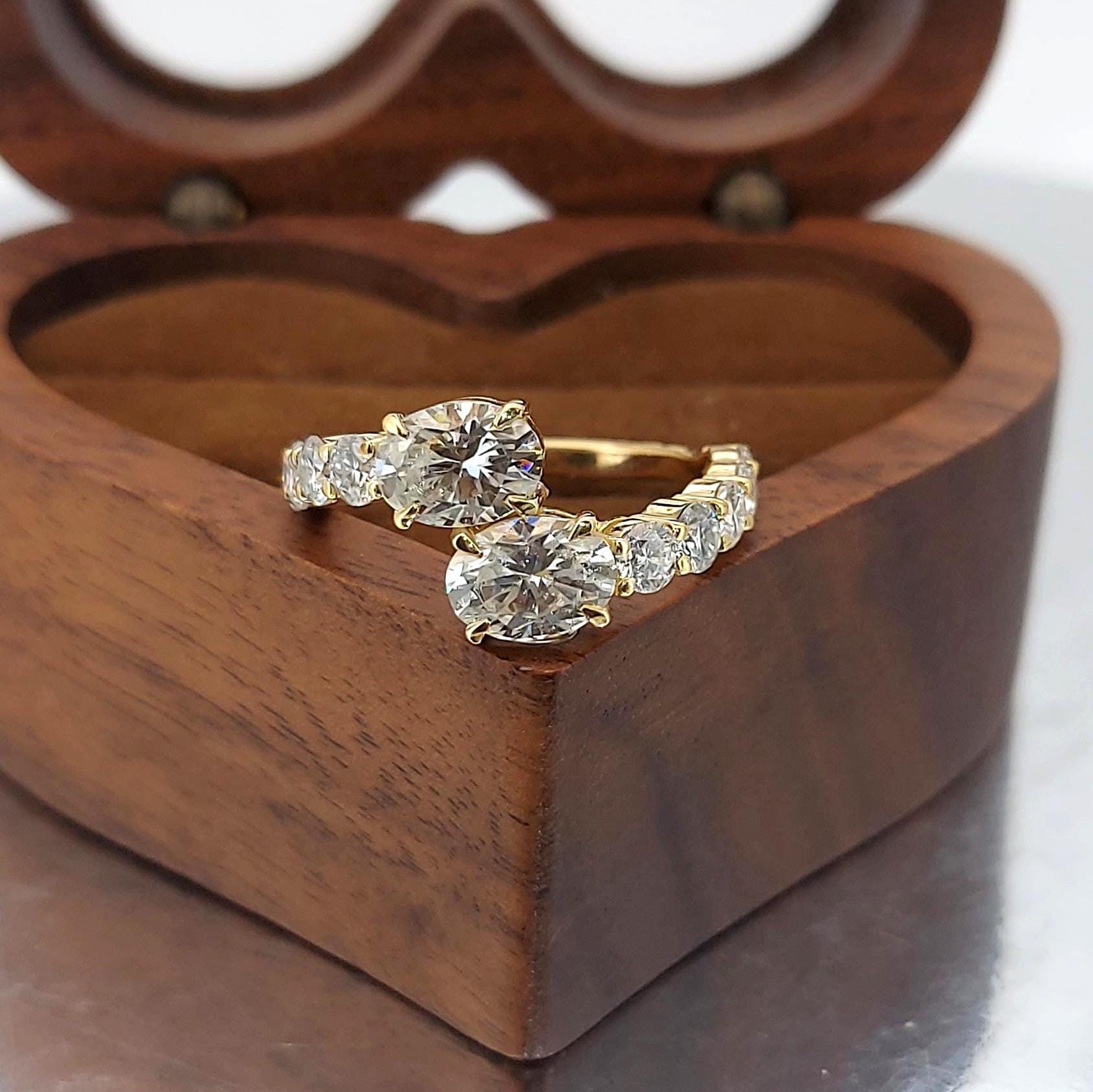 2.5 Ct IGI Certified Oval Lab Diamond Band