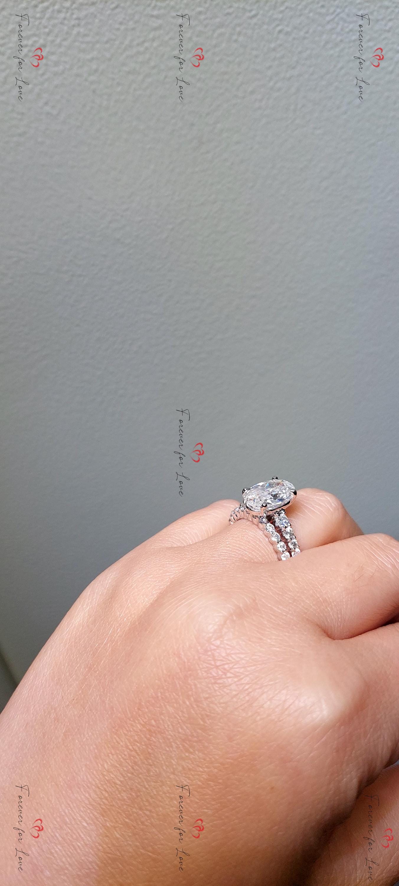 3,5 Karat ovaler Moissanit-Eternity-Ring Oval cut Moissanite engagement ring in 935 Argentium Silber — custom handcrafted by Forever For Love