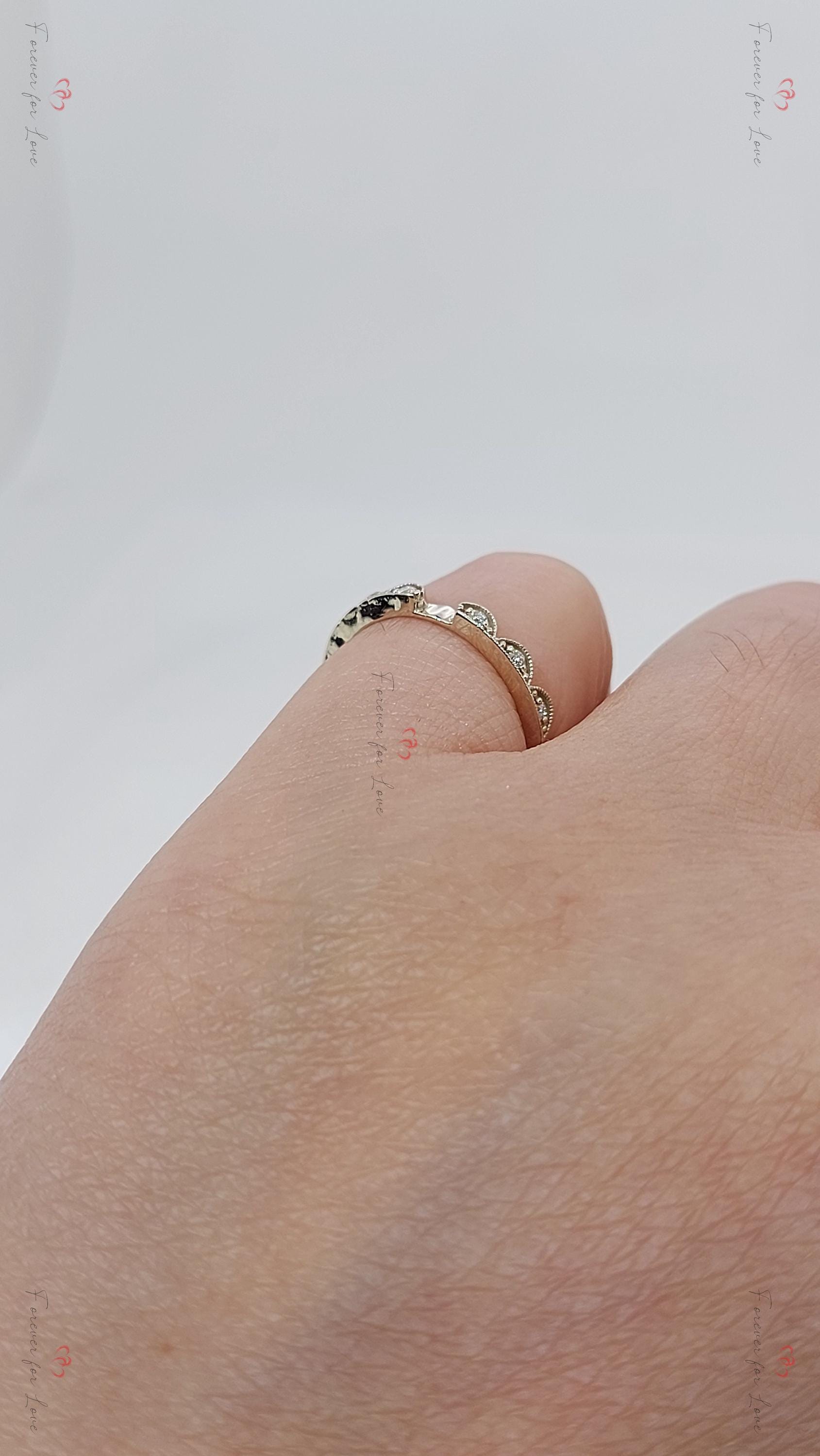 Round Diamond Engagement Ring