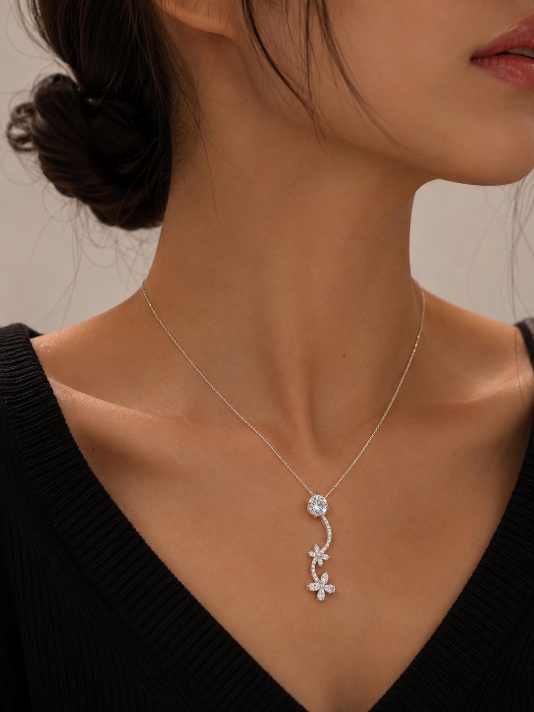 Pendentif en diamant lierre floral 1,2 ct E/VVS2, diamant de synthèse rond, marquise et poire, collier en or massif, cadeau idéal pour elle Moissanite engagement ring in Gold or Platinum — custom handcrafted by Forever For Love