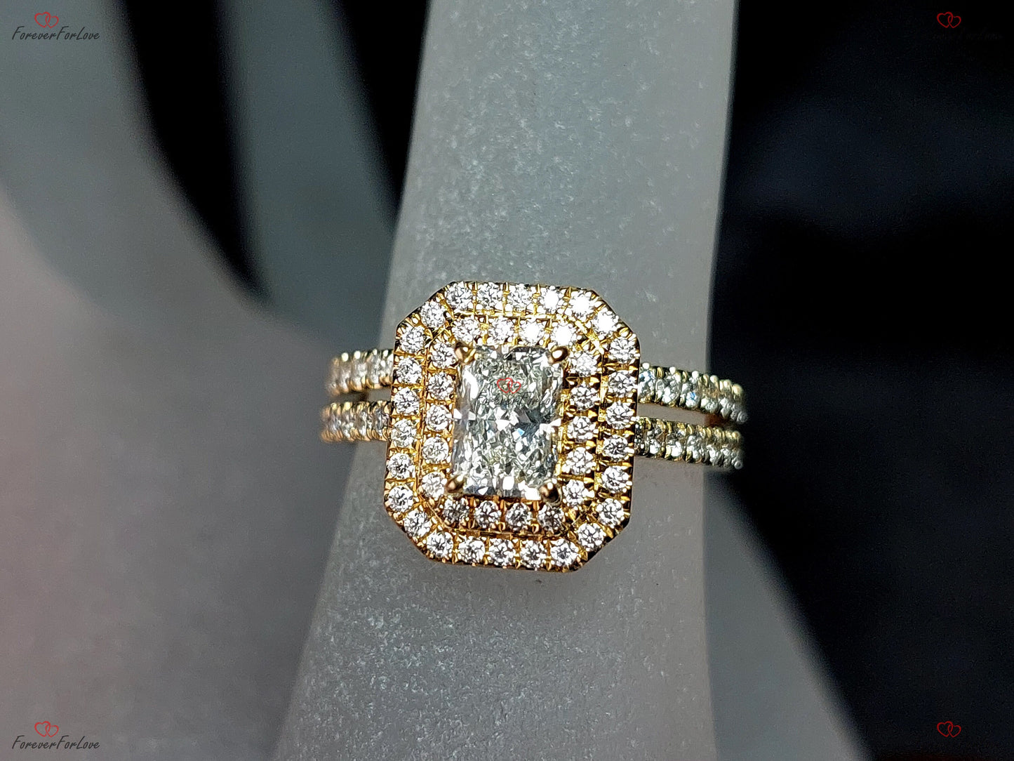 2 Karat Radiant Labordiamant Halo-Verlobungsring Radiant cut Moissanite engagement ring in 935 Argentium Silber — custom handcrafted by Forever For Love