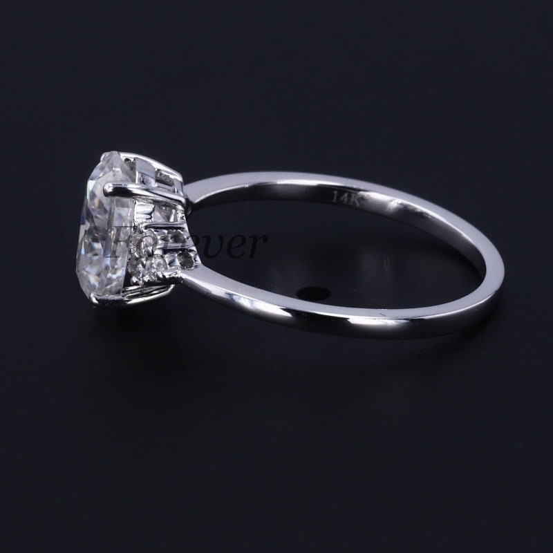Oval Diamond, Moissanite Engagement Ring