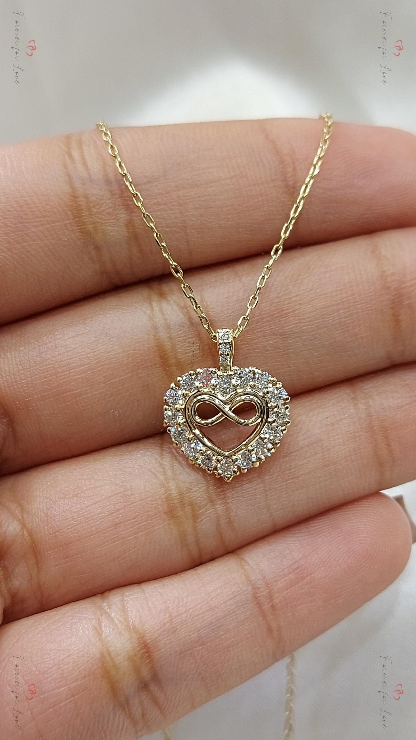 14k Massivgold Unendlichkeit Herz Halskette für Damen, Diamant Unendlichkeits-Herz-Anhänger, Kleine Herzförmige Liebeskette, Geschenk für Sie Moissanite engagement ring in Gold or Platinum — custom handcrafted by Forever For Love