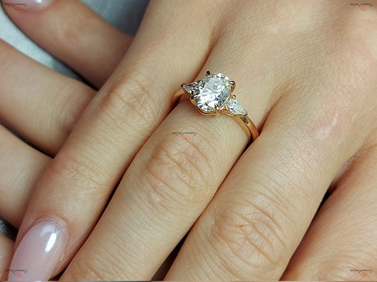 Oval Diamond, Moissanite Engagement Ring