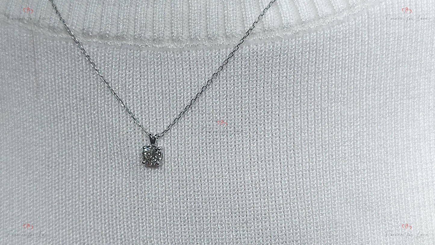 Halskette mit rundem Diamanten, 14 Karat Gelbgold, zierlicher minimalistischer runder Anhänger, Diamant-Alternative Damen-Halskette, besonderes Geschenk für sie. Moissanite engagement ring in Gold or Platinum — custom handcrafted by Forever For Love