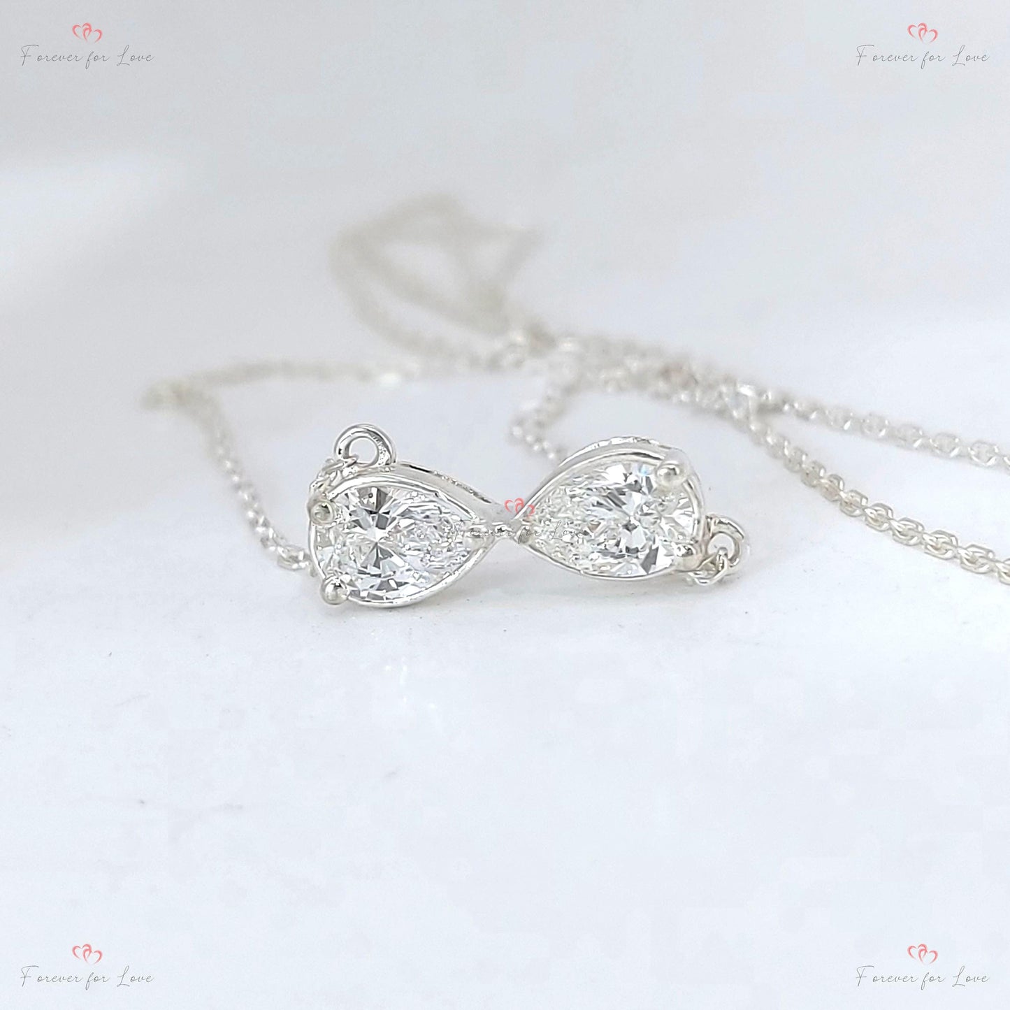 Forever-Anhänger, unendliche Liebe, Birnen-Diamant-Halskette, 14 Karat Gelbgold, zierlicher, minimalistischer Birnen-Anhänger, echter Diamant, besonderes Geschenk für sie. Moissanite engagement ring in Gold or Platinum — custom handcrafted by Forever For Love