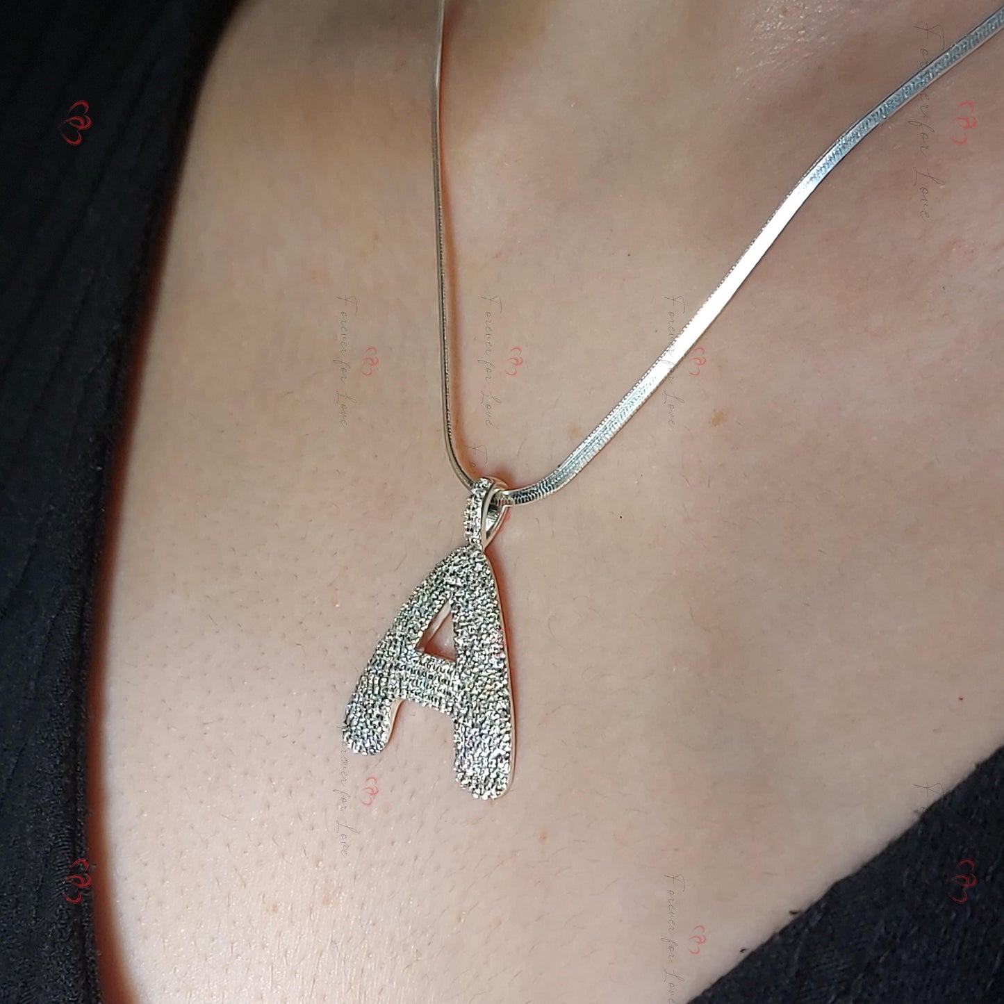Pendentif Initiales Lettres Bulles, Or Massif 14k ou 18k, Breloque Collier Diamant Glaçon, Cadeau Personnalisé pour elle, Cadeau de Remise de Diplôme, breloque seule ! Moissanite engagement ring in Gold or Platinum — custom handcrafted by Forever For Love