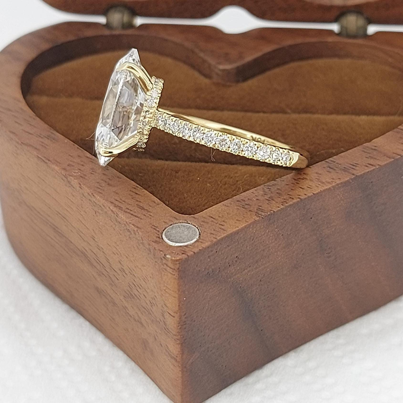 4.5 Ct IGI Certified Oval Lab Diamond Engagement Ring