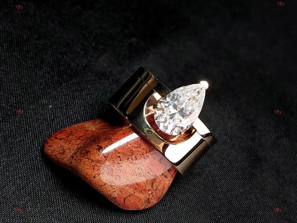 2 Ct Pear Moissanite Engagement Ring