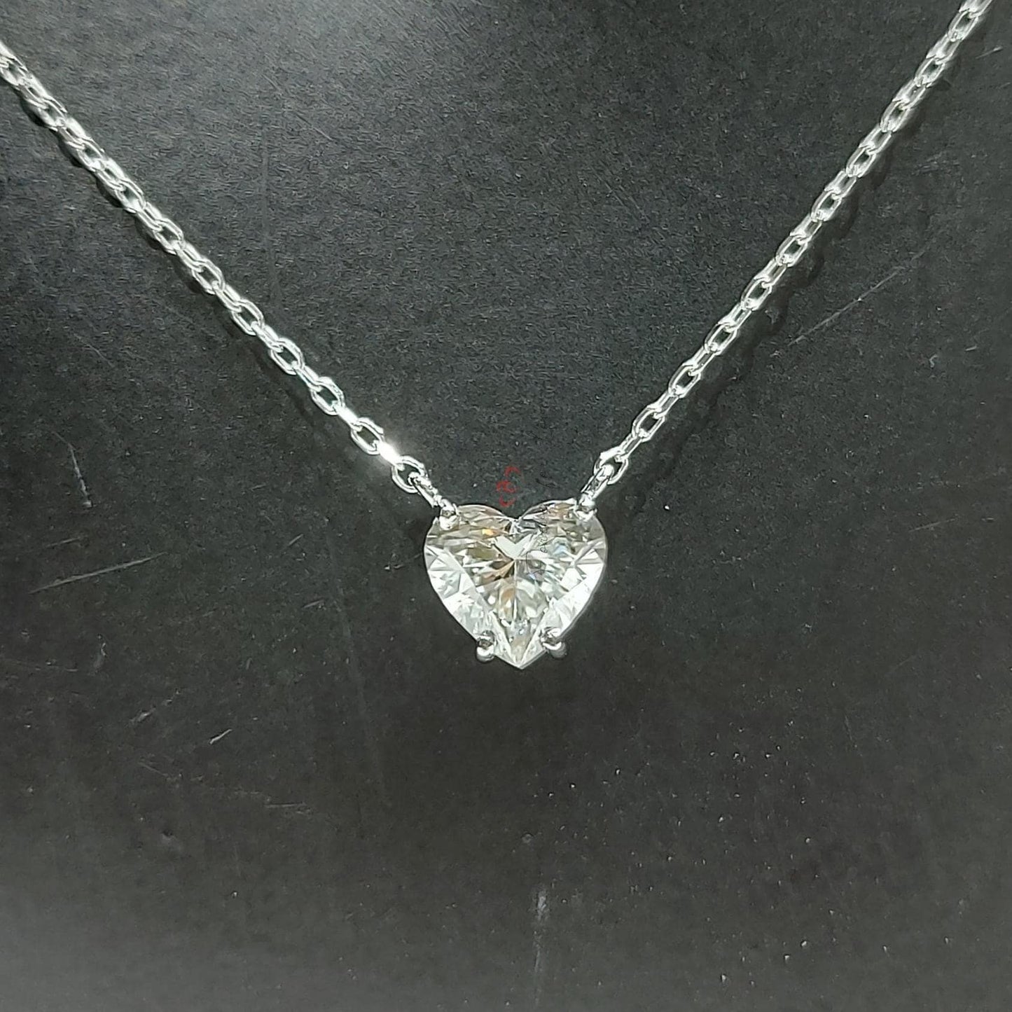 1 Karat zertifizierte Herz Diamant Halskette, 14k Gelbgold, zarte minimalistische Herz-Anhänger, Diamant Damenhalskette, besonderes Geschenk für sie. Moissanite engagement ring in Gold or Platinum — custom handcrafted by Forever For Love