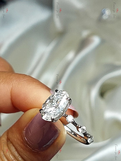 2.5 Ct Oval Moissanite Engagement Ring
