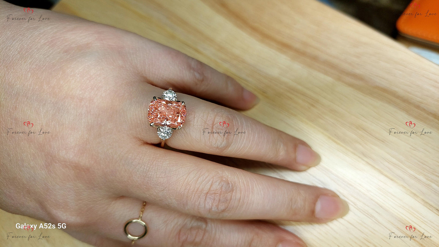Bague de Fiançailles 4 carats avec Diamant de Laboratoire Certifié IGI, Taille Coussin, Halo Cushion cut 1Ct Moissanite taille brillant engagement ring in Gold or Platinum — custom handcrafted by Forever For Love