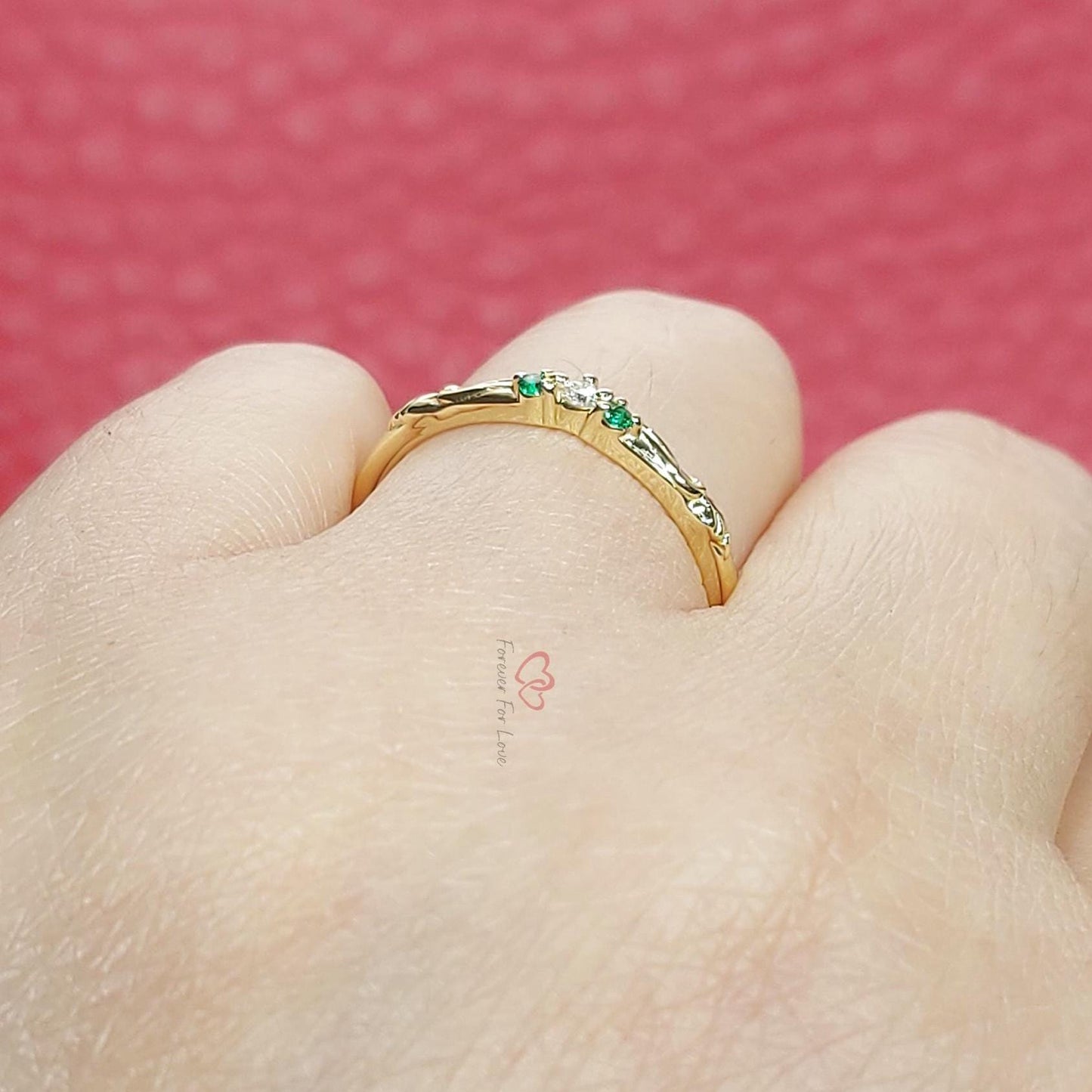Ehering mit Diamanten und natürlichen Smaragden Emerald cut Moissanite engagement ring in 935er Argentium Silber — custom handcrafted by Forever For Love